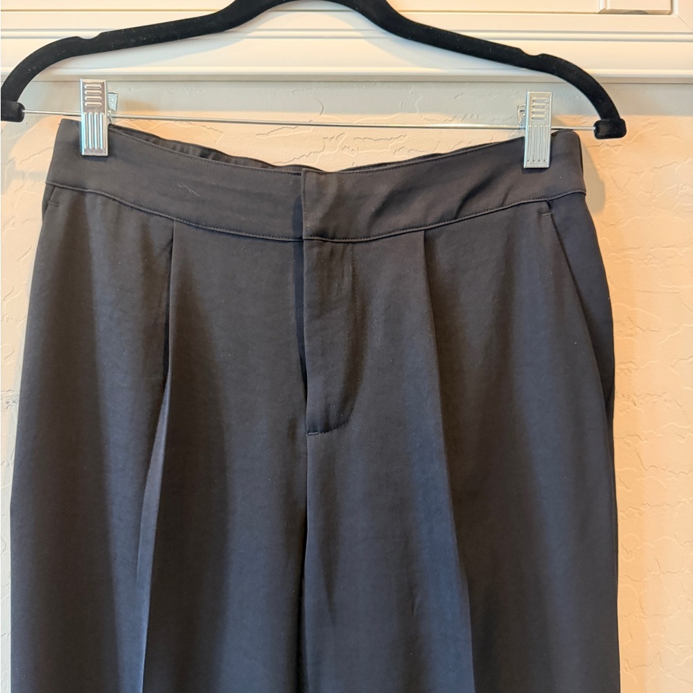 NIC+ZOE 31” Black Trousers.  Like New.